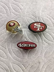 SAN FRANCISCO 49ERS JIBBITZ NFL JIBBITZ 49ERS FOOTBALL HELMET SHOE CHARM JIBBITZ - Picture 1 of 4