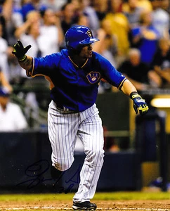 GERARDO PARRA MILWAUKEE BREWERS ACTION SIGNED 8x10 - Picture 1 of 1
