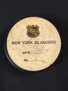 1973-74 GARY HOWATT GOAL SCORED NEW YORK ISLANDERS PUCK POTVIN NYSTROM ASSISTS - Picture 1 of 3