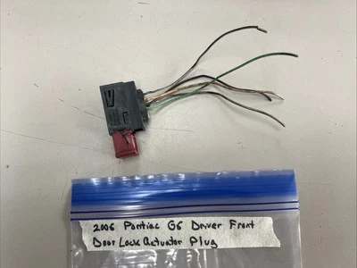 2006 Pontiac G6 driver front door lock actuator plug - Image 1 of 3