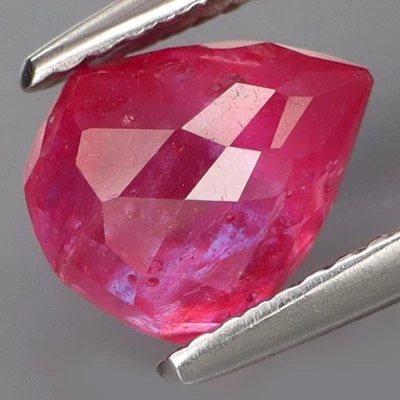 3,33 карата восхитительный цвет натуральный верхний красный розовый рубин (вьетнамский цвет) Briolette - Изображение 1 из 4
