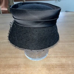 Vintage Ritz Hat Womens Black Wool Felt Pillbox Netting Bow Size Meduim - Picture 1 of 6