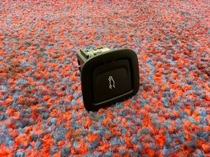 CADILLAC CT4-V AWD 20-23 2.7L OEM TRUNK LID RELEASE POWER OPEN SWITCH BUTTON - Foto 1 di 2