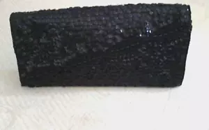 Bolso de Mano Pequeño Negro Lentejuelas Hoja Cuentas 8.5"x4.5" Vieira Frontal Línea Satinado - Imagen 1 de 5
