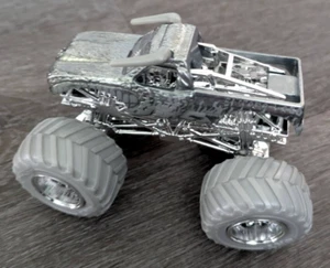 Camión Monster Jam Hot Wheels El Toro Loco 1:64 plata sobre plata colección ¡RARO! - Imagen 1 de 7