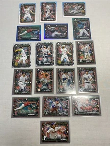 2024 Topps Holiday Tree + Black + Blue Metallic & SP Santa Hat + Lot Of 18 - Picture 1 of 21