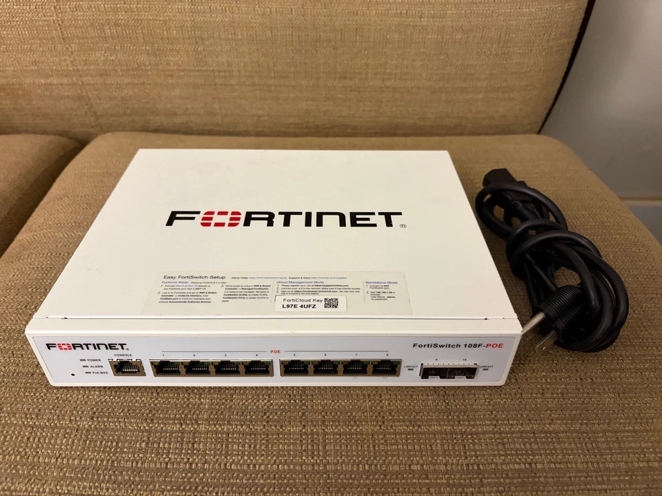 Conmutador PoE montable en rack Fortinet FortiSwitch FS108FPOE 8 puertos G2U Foto 1 de 4