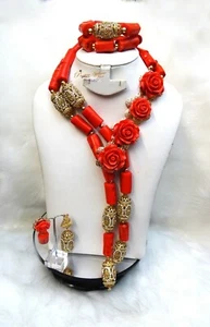 Celebrante 2019 hermoso conjunto tradicional de coral tradicional florido con flores - Imagen 1 de 12