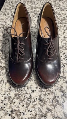 Clarks Artisan Womens Brown Maroon Round Toe Tarah Victoria Block Heel Oxford 8M - Image 1 of 4