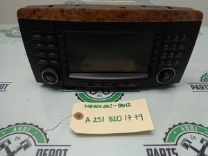 06-08 MERCEDES-BENZ W251 R350 R500 AM/FM RADIO NAVIGATION CD PLAYER OEM - Picture 1 of 5