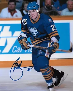Autographed Buffalo Sabres Brad May 8x10 Photo #3 Original - Picture 1 of 2