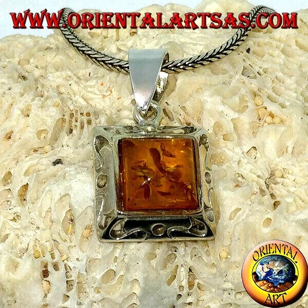 Ciondolo In Argento 925‰  con un ambra quadrata e bordo intagliato - Immagine 1 di 1