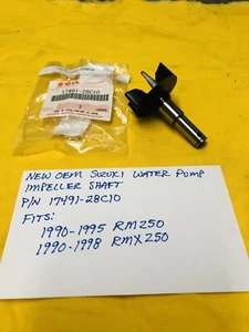 NEW OEM Suzuki Water Pump Impeller Shaft (17491-28C10) 90-95 RM250,90-98 RMX250 - Foto 1 di 3