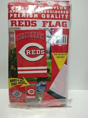 Bandera Bandera Bordada Apliques Rojos Cincinnati MLB Nylon Nuevo en Paquete Foto 1 de 2