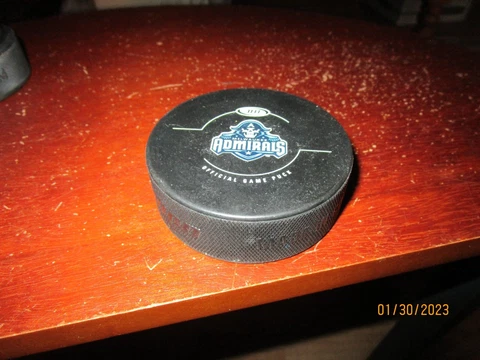 MILWAUKEE ADMIRALS  AHL Hockey Team Logo OFFICIAL GAME PUCK Loose Cover