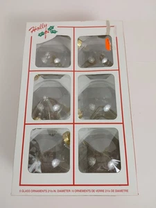Juego de 6 adornos navideños vintage de bolas de vidrio transparente de acebo 2 5/8 #258 EE. UU. - Imagen 1 de 8
