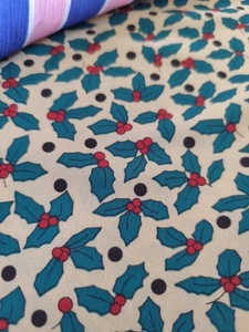 Dressmaking Fabric Smooth Crepe Christmas Print 225 X 148 Cms - Picture 1 of 6
