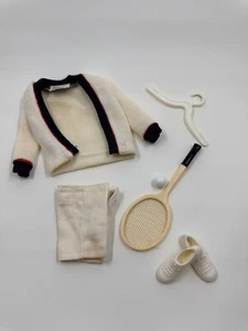 VINTAGE—1962-63–Ken’s ‘TIME FOR TENNIS’ #782—Puppenkleidung+Zubehör—KOMPLETT!! - Bild 1 von 8