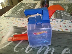 Hot Wheels carrying case vintage Mattel with Six Hot Wheels Cars - Picture 1 of 6