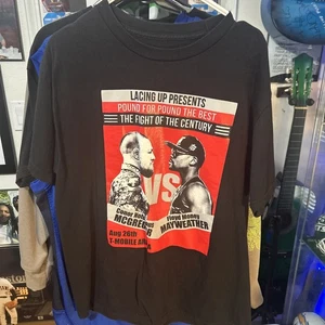 Lacing Up Mayweather vs McGregor Boxing Match 2017 Black Shirt Size Large 🥊 - Picture 1 of 5