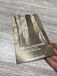 The Old Country Alan Bennett Playbill Queen's Theatre 1978 Faith Brook - Bild 1 von 9