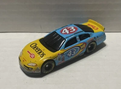Cheerios 1/64 NASCAR Nº 43 Diecast Car #43 General Mills Richard Petty Goodyear Foto 1 de 4