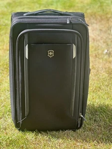 Victorinox Werks Traveler 5.0 22" Rolling Carry-On Expandable Suitcase - Picture 1 of 12