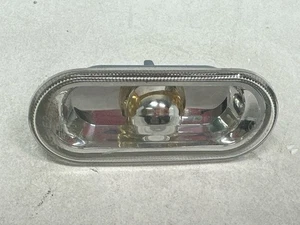 T507128 1999-2005 Vw Beetle Jetta Passat Golf Fender Turn Signal Indicator Light - Picture 1 of 8