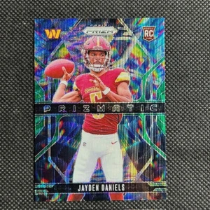 2024 Panini Prizm Prizmatic Green Wave Prizm Jayden Daniels RC Rookie #3 - Bild 1 von 2