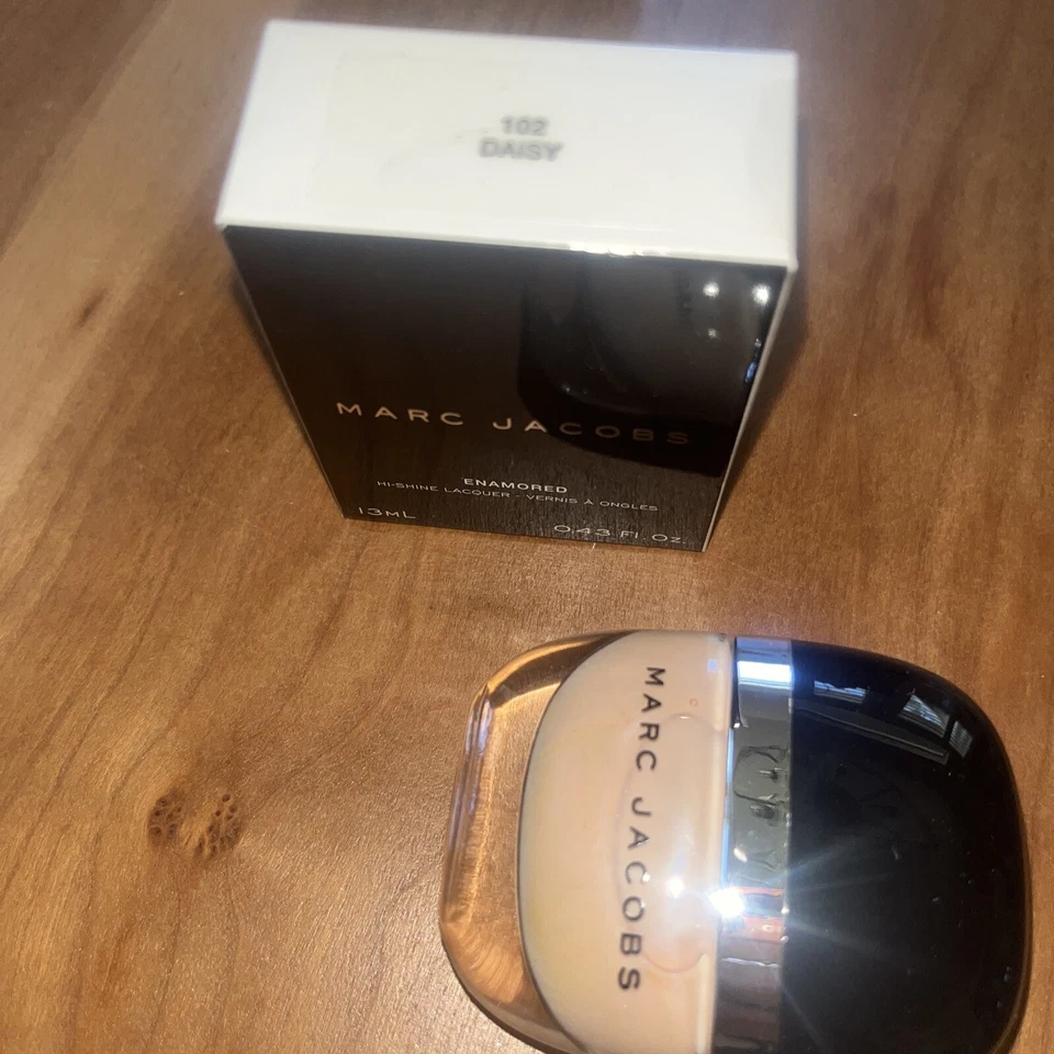 Laca para unhas Marc Jacobs Enamored Hi-shine #102 Daisy 0,43 fl. Oz - Imagem 1 de 1