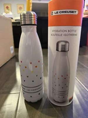 Botella de hidratación Le Creuset L'OVEn Rainbow Little Heart resistente al calor y al frío Foto 1 de 4