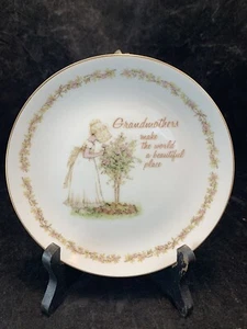 World Wide Arts Holly Hobbie Lasting Memories Collection Grandmothers Plate - Picture 1 of 11