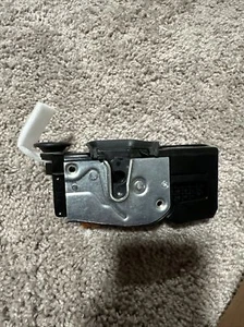2008-2014 Cadillac Ats Door Lock Actuator - Picture 1 of 5