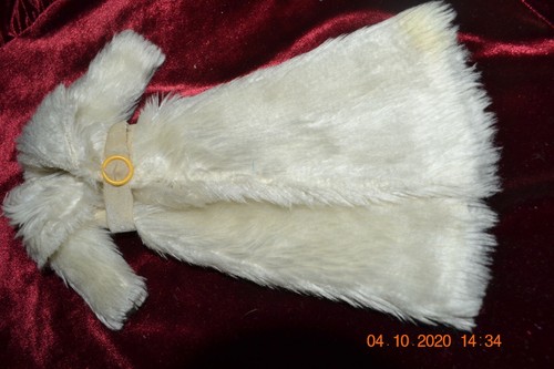 OFF WHITE Cappotto vintage Barbie bianco sporco in pelliccia sintetica con cintura
