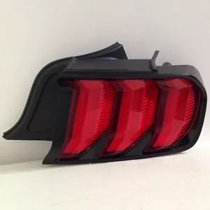 2018-2023 Ford Mustang Right PASSENGER Side LED Tail Light Assembly OEM Shiny - Foto 1 di 9