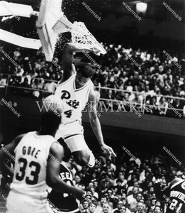 ER445 Jerome Lane Shatters backboard Dunk Pitt Panth8x10 11x14 16x24 24x36 foto - Foto 1 di 1
