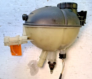 MERCEDES C220 COOLANT EXPANSION TANK W204 2.1D (2007-2014) A2045000549 - Picture 1 of 10