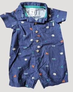 * CARTER’S dunkelblau Safari Print kurzer Strampler Jungen Größe 6 Monate - Bild 1 von 4
