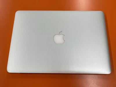 Apple MacBook Pro Broken Screen/LCD A1502 MGX92LL/A 13.3" Silver - Image 1 of 4