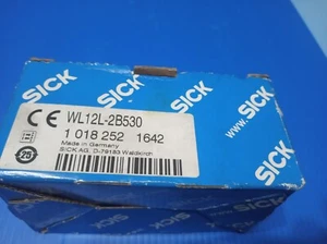 Fotocelula laser Sick WL12L-2B530 Sn 18m / photoelectric laser sensor Sn 18m - Imagen 1 de 4