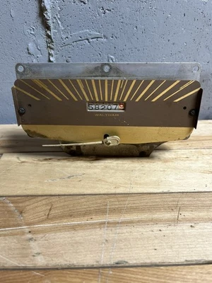 Velocímetro Waltham original raro nuevo en stock para Ford DeLuxe 41 1941 LEER Foto 1 de 4