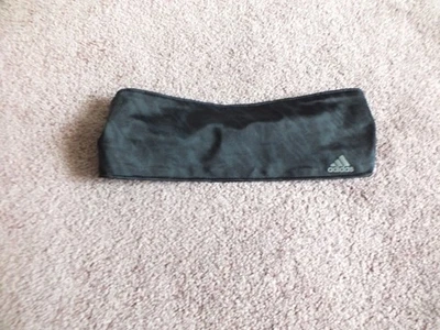 Hermosa diadema deportiva Adidas negra carbón salpicaduras 18" sin estirar 3" de ancho Foto 1 de 3