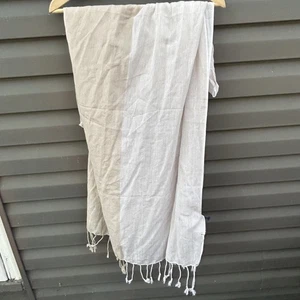 New Gentleman Farmer Scarf Wrap White Tan 100% Cotton Fringe nwt - Picture 1 of 12