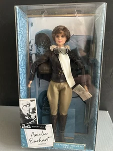 Muñeca Barbie Mattel... Serie Mujer Inspiradora... Amelia Earhart... (nueva/antigua stock) - Imagen 1 de 11