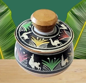 Vintage Peruvian Folk Art Red Clay Hand Painted Trinket Pot w/Lid Llama - Imagen 1 de 7