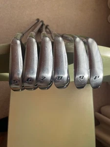 Hierro BRIDGESTONE TOUR B XCB 59 P R para diestros - Imagen 1 de 9