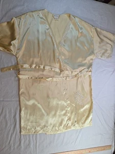 Secret Treasures Women's Satin Yellow Short Robe. Short Sleeve. Lace Trim. - Picture 1 of 14