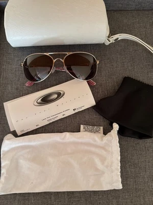 NEW Oakley Given Rose Gold Pink Brown Grad Lenses Aviator Sunglasses OO4068-07 - Image 1 of 4