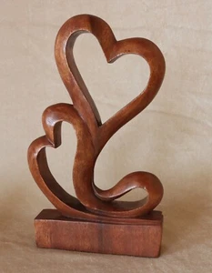 Corazón de madera marrón amor San Valentín figura talla hecha a mano figura de madera decoración - Imagen 1 de 1