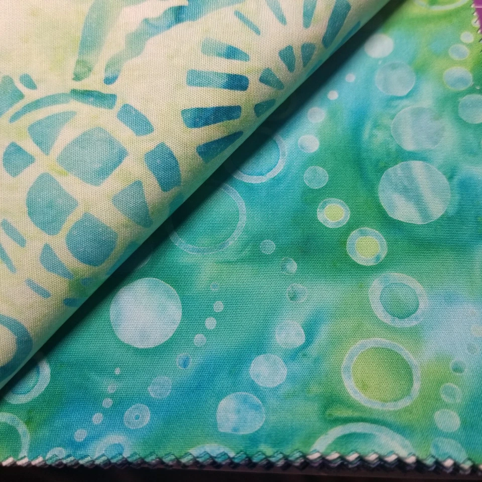 Hermoso PASTEL ARTESANO Batik SeaSide Capa Algodón 10" CUADRADOS  Foto 1 de 4